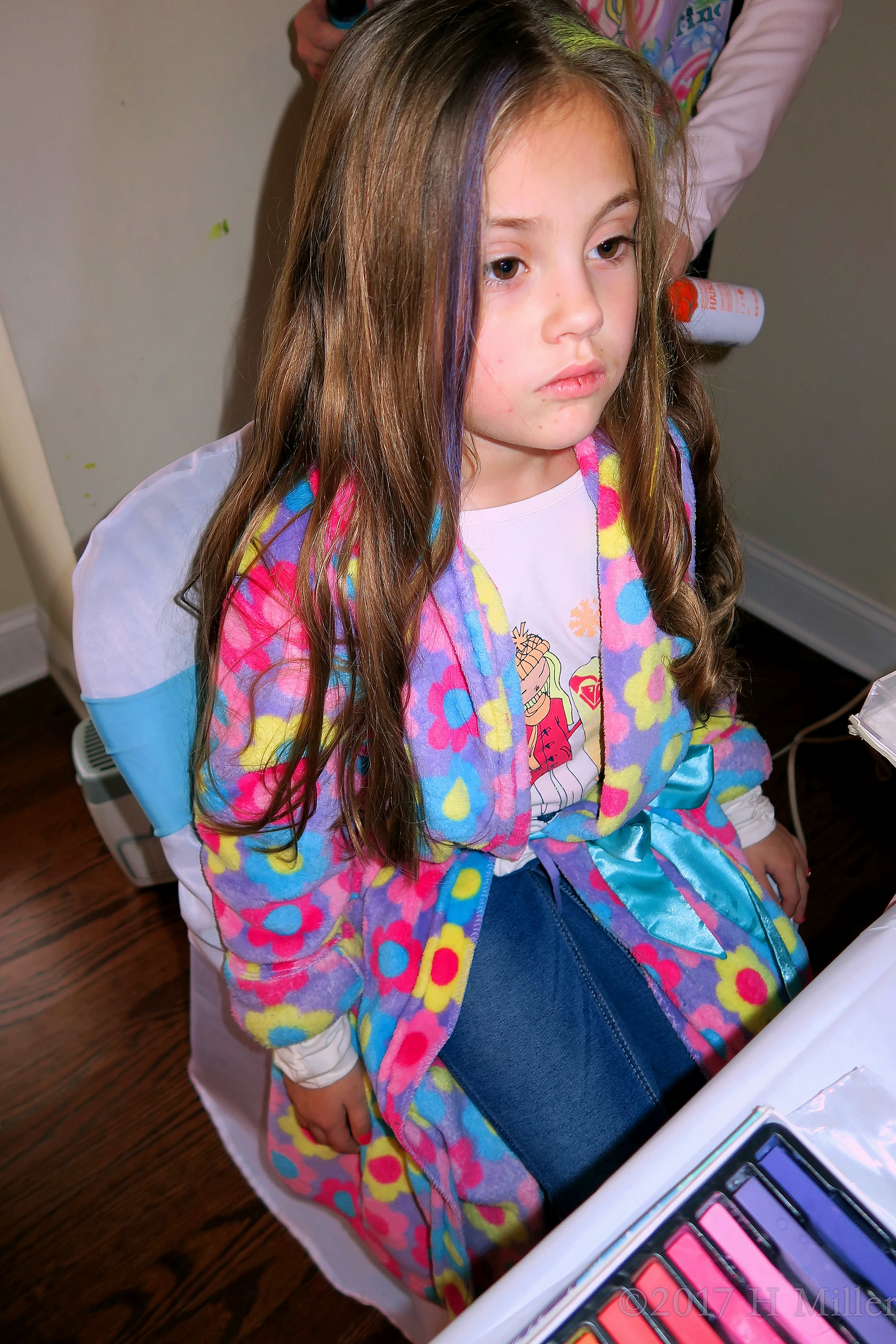 Having Fun Getting Her Hair Done At The Girls Spa! Having Fun Getting Her Hair Done At The Girls Spa!