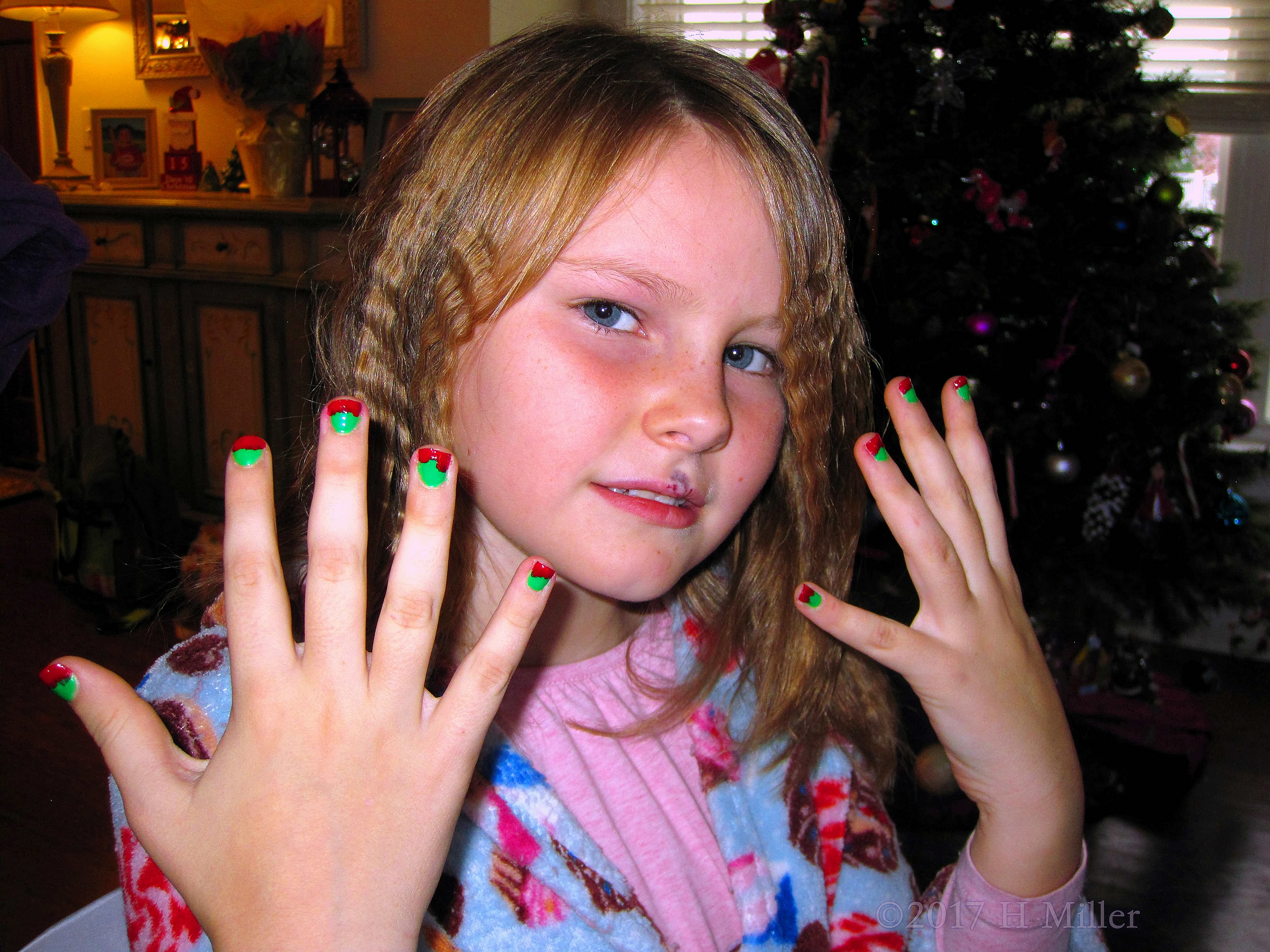 Showing Her Kids Home Spa Mini Mani Showing Her Kids Home Spa Mini Mani