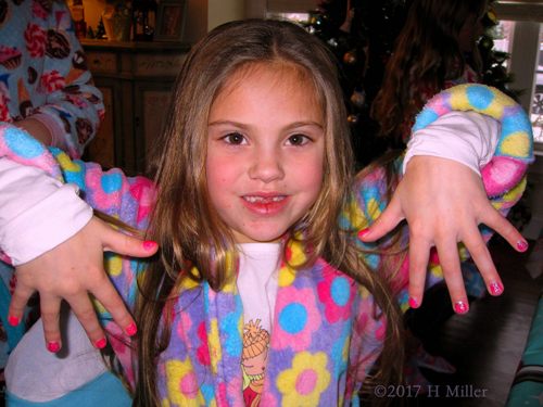 Amazing Mini Mani And Girls Hairstyle Amazing Mini Mani And Girls Hairstyle