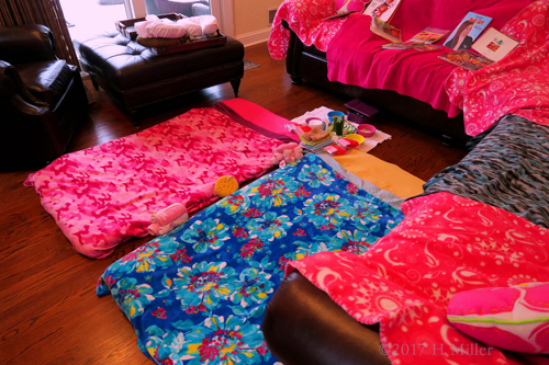 Relaxing Throws And Pillows For Kids Facials And Massages Relaxing Throws And Pillows For Kids Facials And Massages