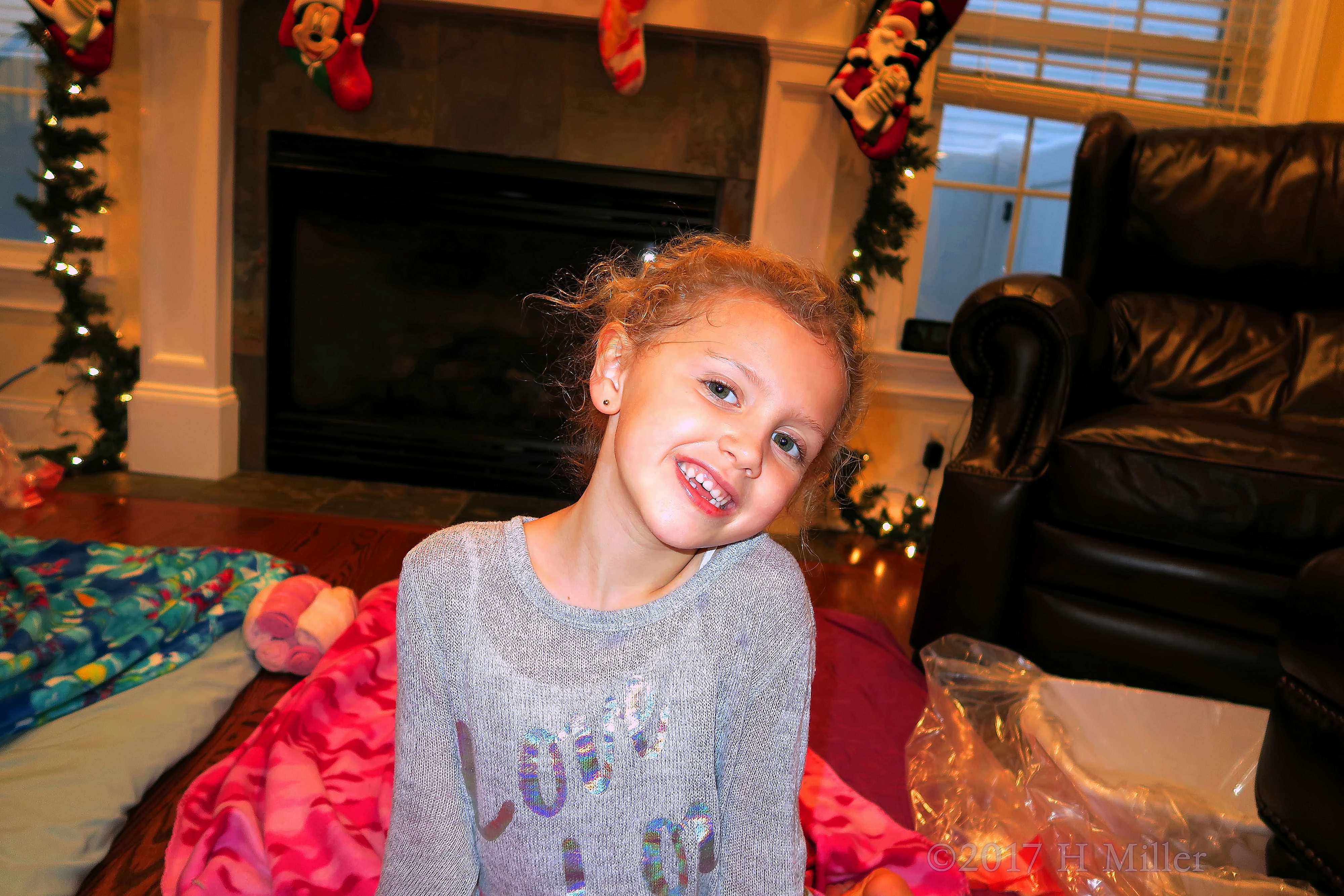 Having Tons Of Fun At The Kids Home Spa Party! Having Tons Of Fun At The Kids Home Spa Party!