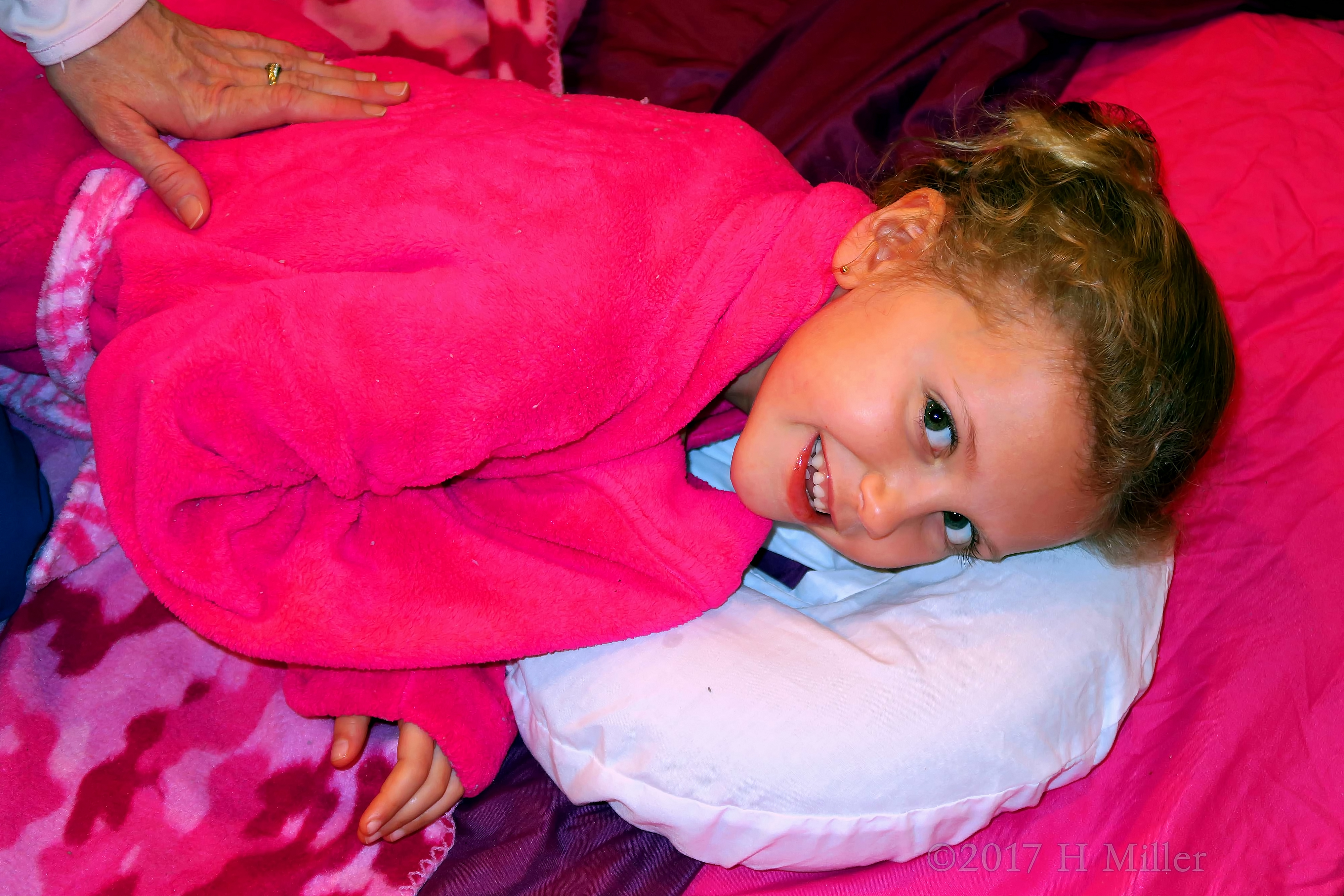 Super Excited For Her Kids Massage! Super Excited For Her Kids Massage!