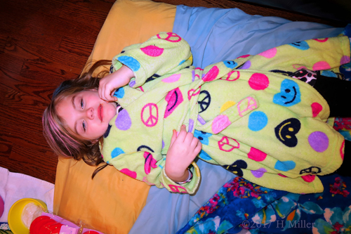 Relaxing Before Her Kids Spa Facia Relaxing Before Her Kids Spa Facia