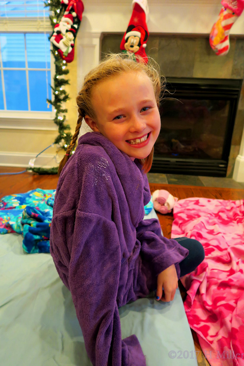 She Loves The Home Spa For Kids! She Loves The Home Spa For Kids!