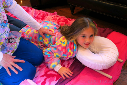 Smiling Before Her Home Spa Kids Massag Smiling Before Her Home Spa Kids Massag