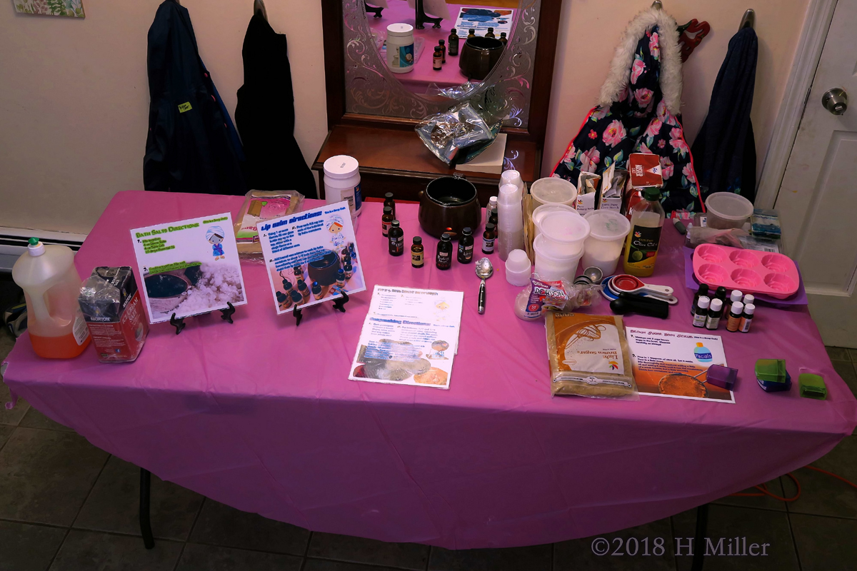 Kids Craft Table Setup For The Kids Spa Party 