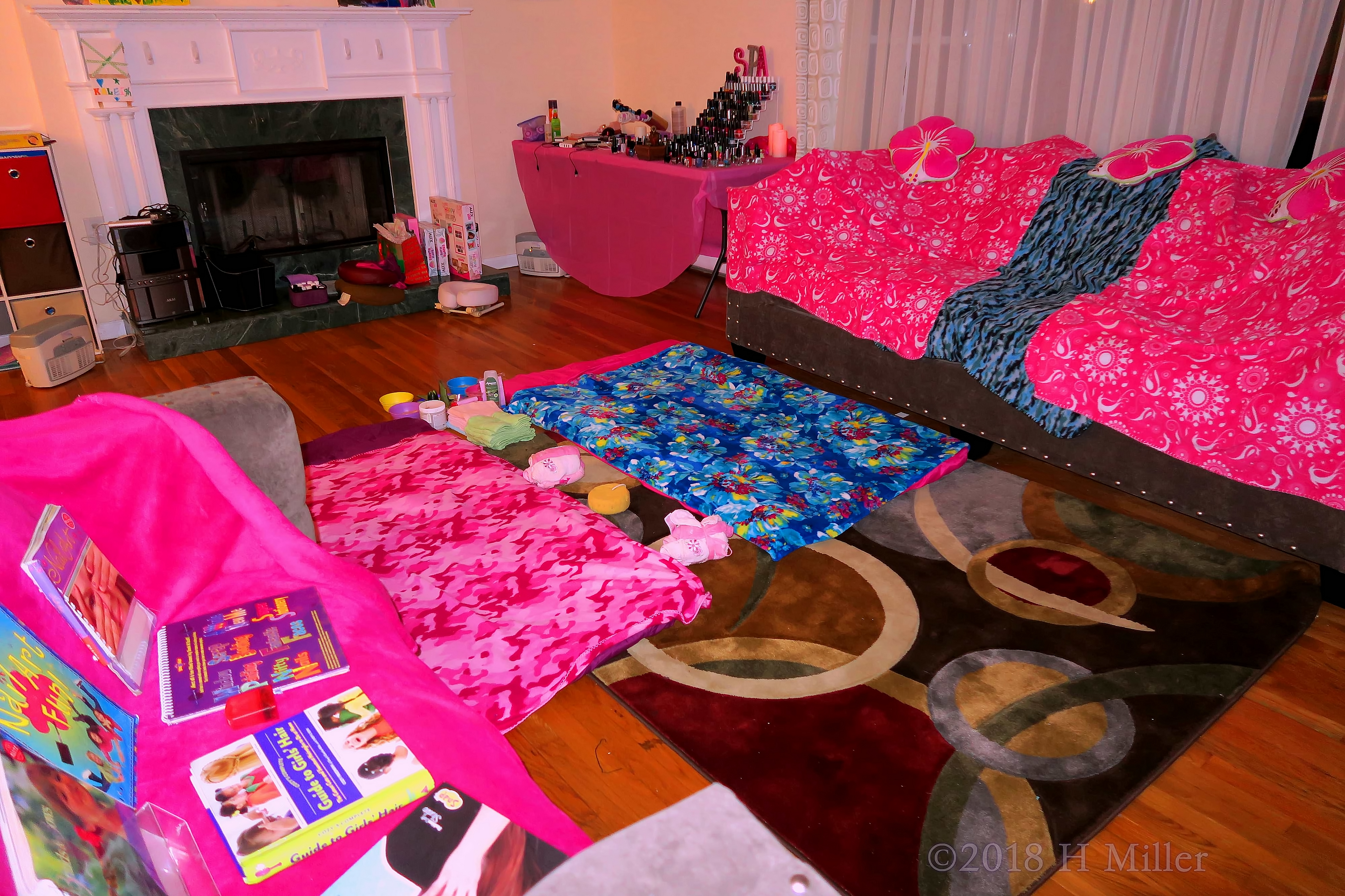 Covered In Crafts! Kids Spa Party Setup Complete Covered In Crafts! Kids Spa Party Setup Complete