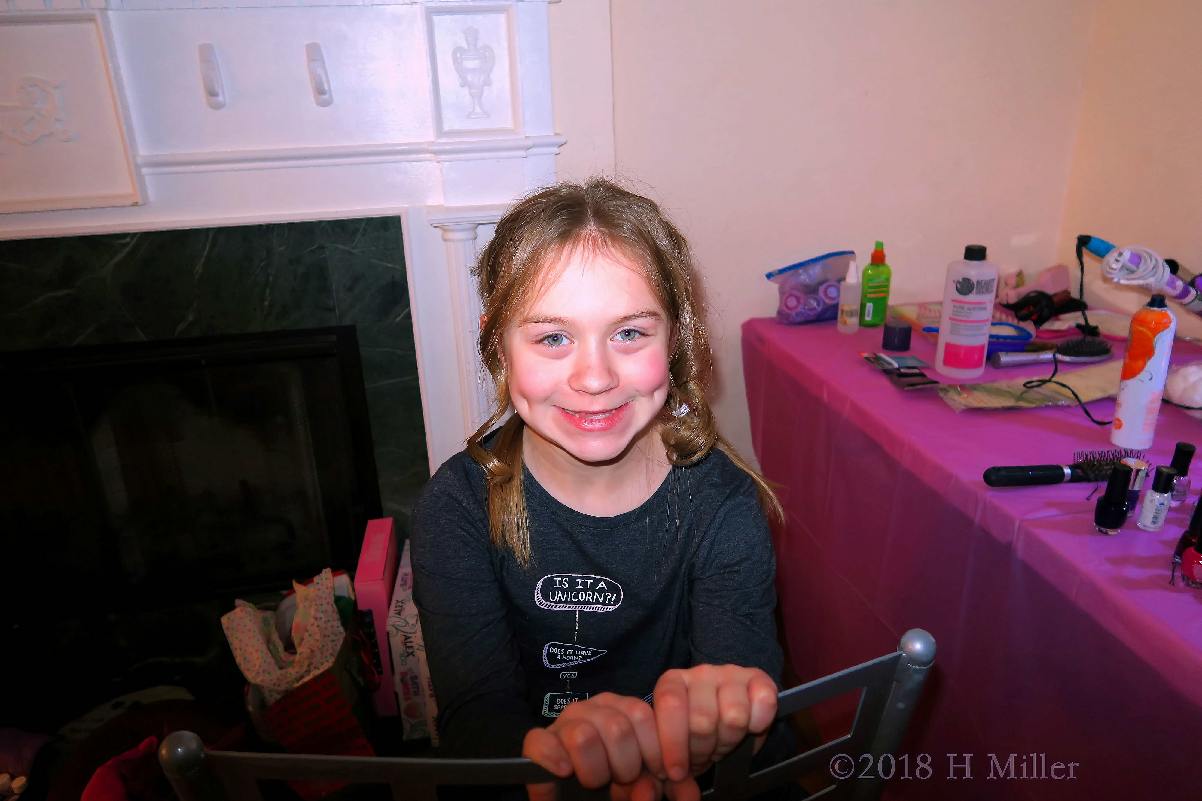 Crazy For Curls! Kids Hairstyle During Kids Spa Party Crazy For Curls! Kids Hairstyle During Kids Spa Party