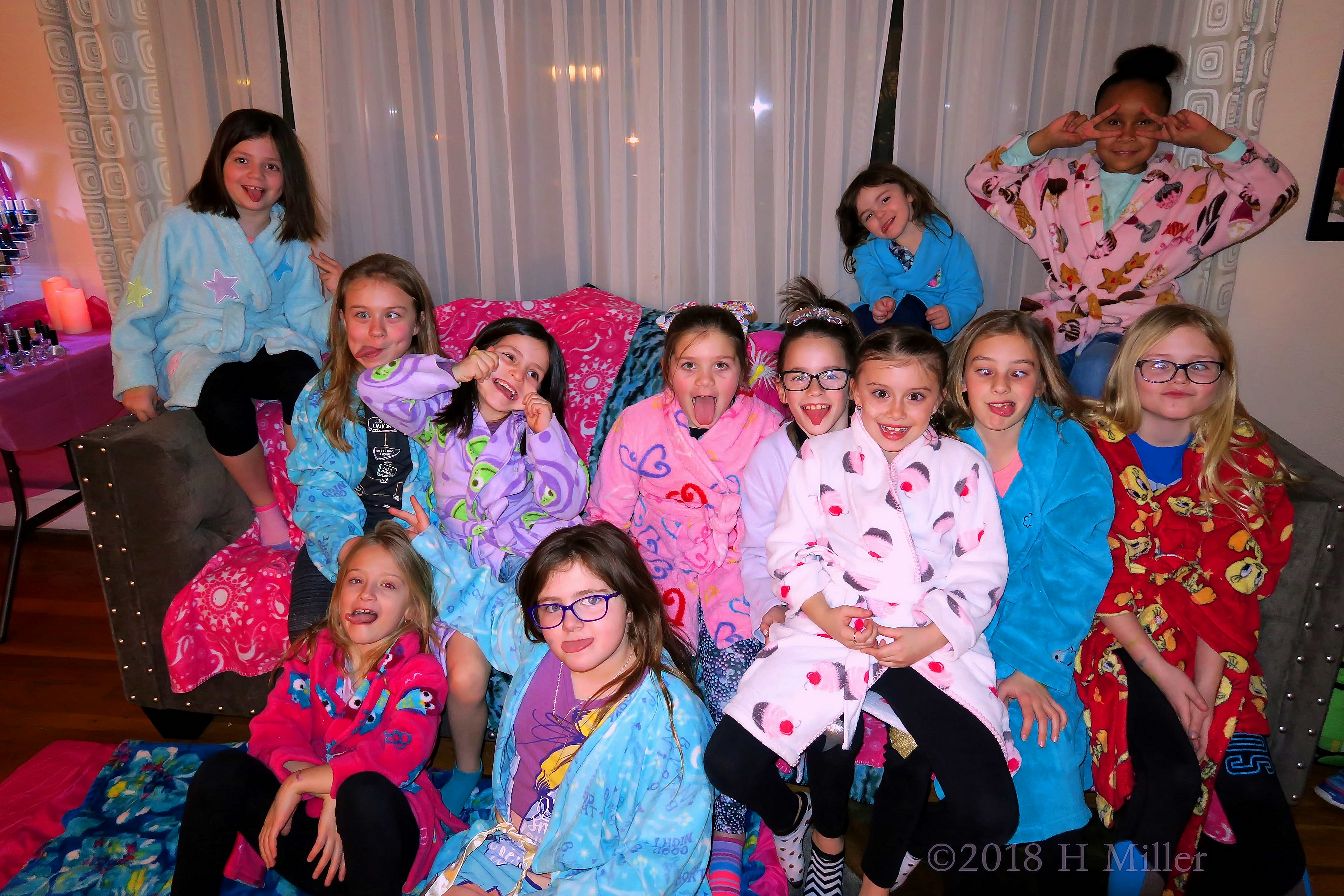 Peace Signs And Poses For Comfy Group Photo! Peace Signs And Poses For Comfy Group Photo!