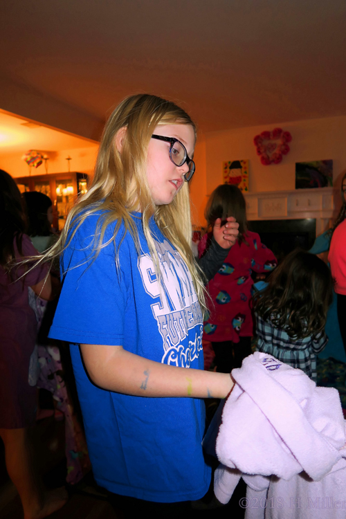 Kids Spa Robe Picking Is Complete For This Party Guest! Kids Spa Robe Picking Is Complete For This Party Guest!