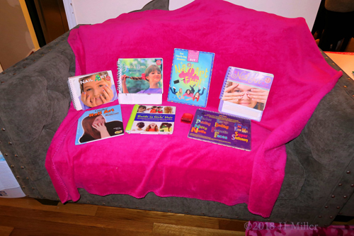 Nail Art Choices For Chosen Spa Party Guests Nail Art Choices For Chosen Spa Party Guests