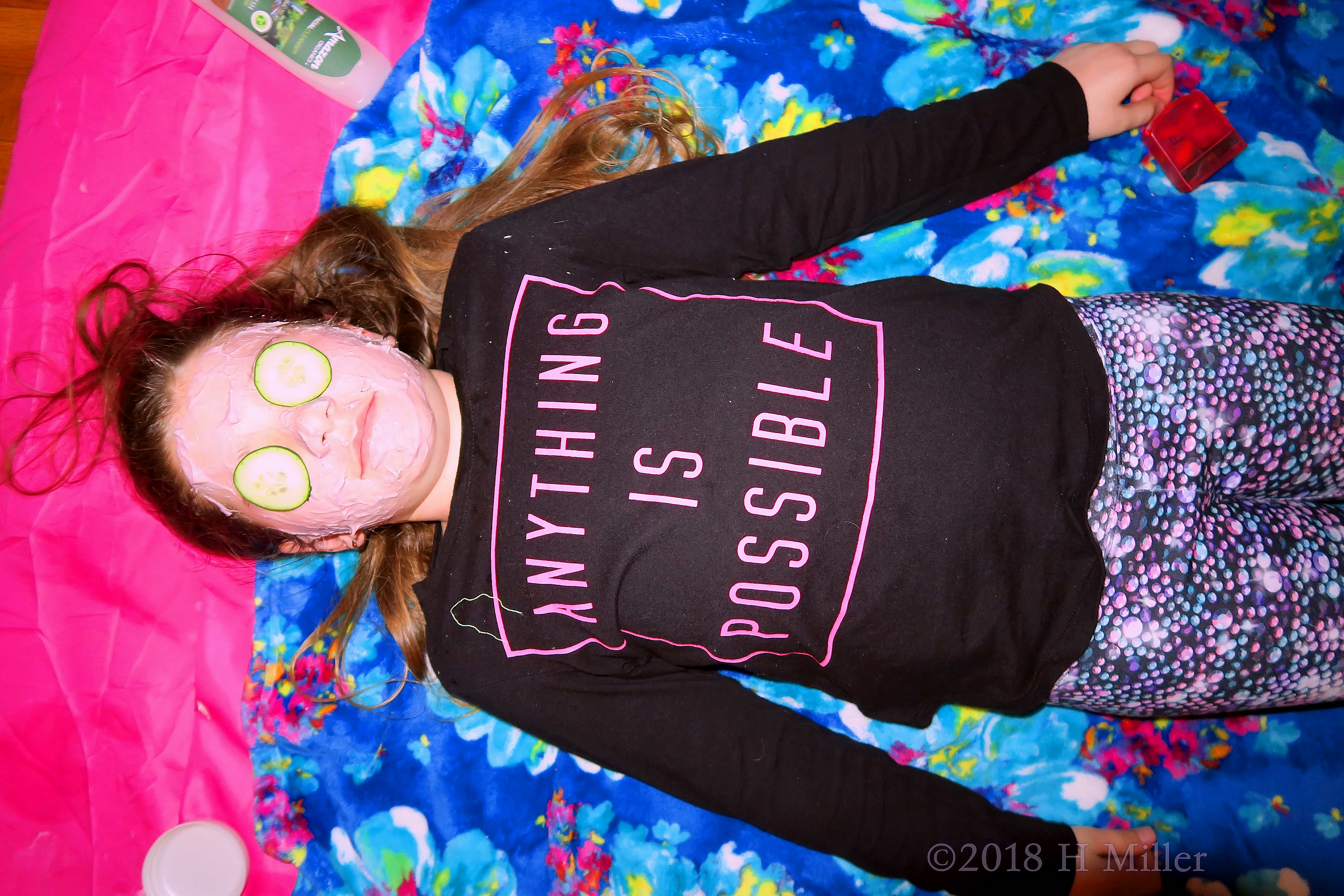 Relaxation And Motivation! Party Guest Relaxes During Kids Facial! Relaxation And Motivation! Party Guest Relaxes During Kids Facial!