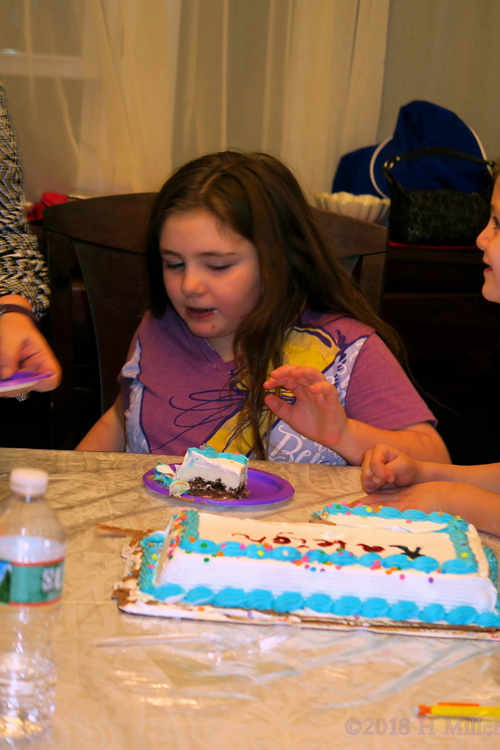 Cake Time! Party Guest Gets Slice Of Cake! Cake Time! Party Guest Gets Slice Of Cake!