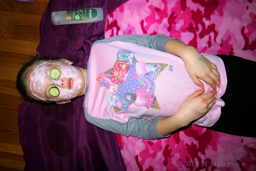 Party Guest Enjoys Kids Facial Spa Treatment! Party Guest Enjoys Kids Facial Spa Treatment!