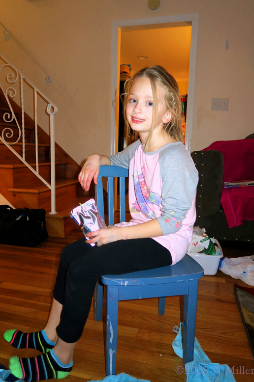 Party Guest Gets Rehydrated With Juice At The Kids Spa Party! Party Guest Gets Rehydrated With Juice At The Kids Spa Party!