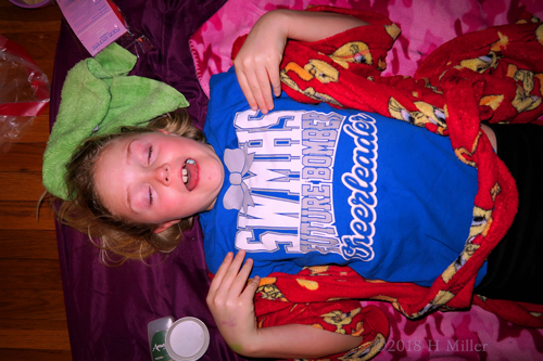 Party Guest Primed And Ready For Her Kids Facial! Party Guest Primed And Ready For Her Kids Facial!