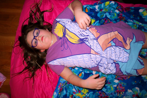 Party Guest Winding Down, Ready For A Girls Facial! Party Guest Winding Down, Ready For A Girls Facial!