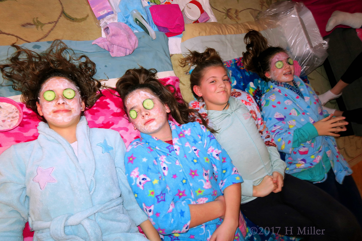 Having Facials For Kids With Friends Is So Much Fun! 1