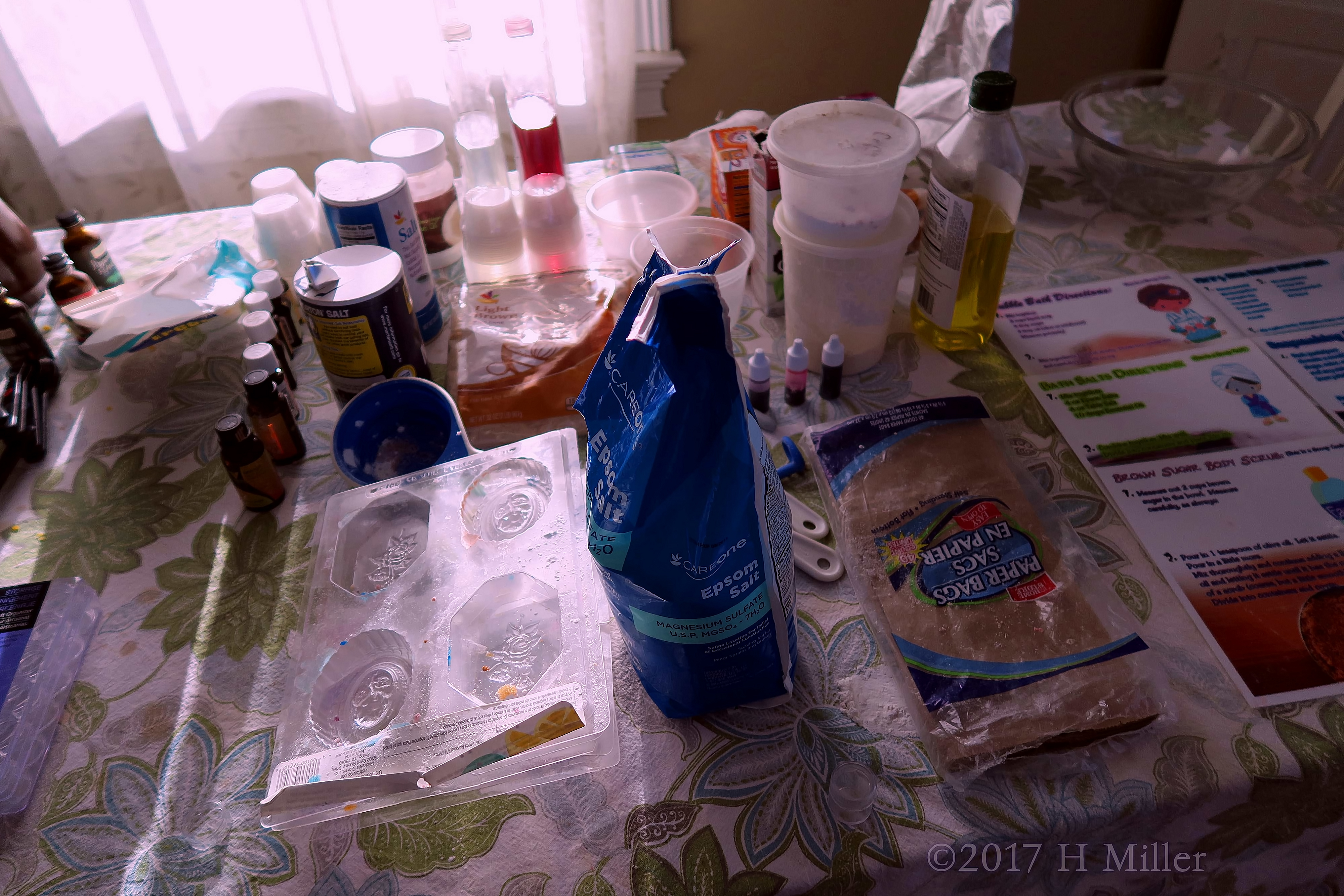 Are You Super Excited Seeing This Kids Craft Table! Are You Super Excited Seeing This Kids Craft Table!