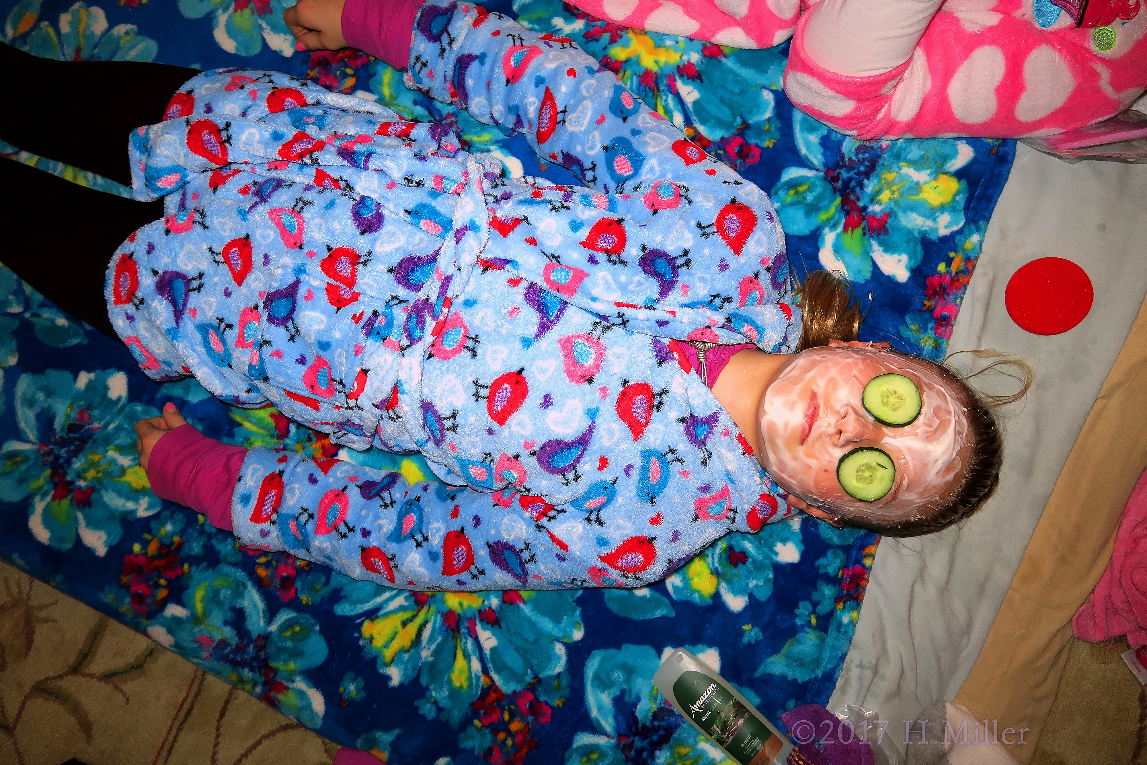 Healthy Girls Facial With Face Masque And Cucumbers On The Eyes! 4 Healthy Girls Facial With Face Masque And Cucumbers On The Eyes! 4