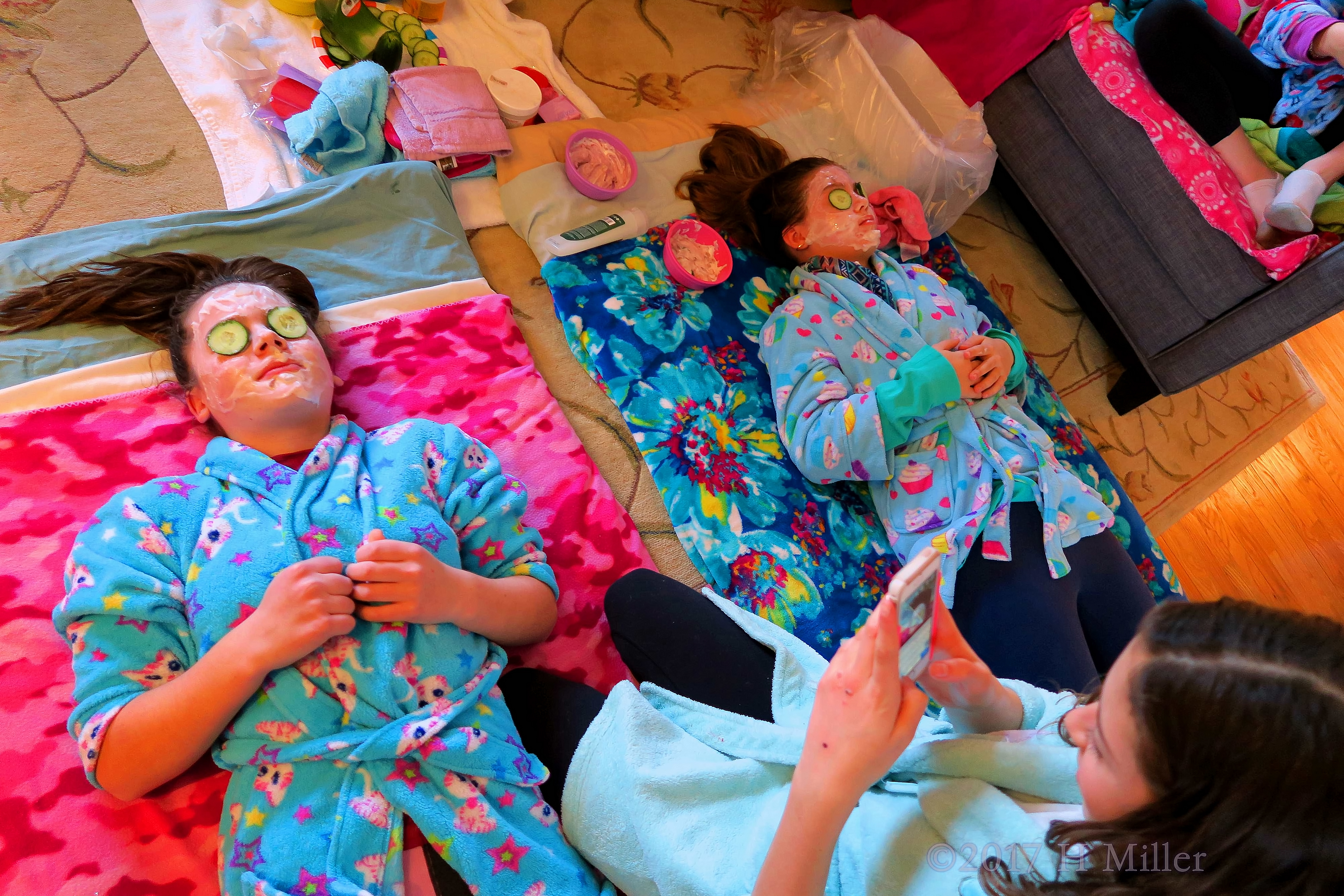 Let's Take A Picture Of This Cool In Progress Girls Facial Moment 4 Let's Take A Picture Of This Cool In Progress Girls Facial Moment 4