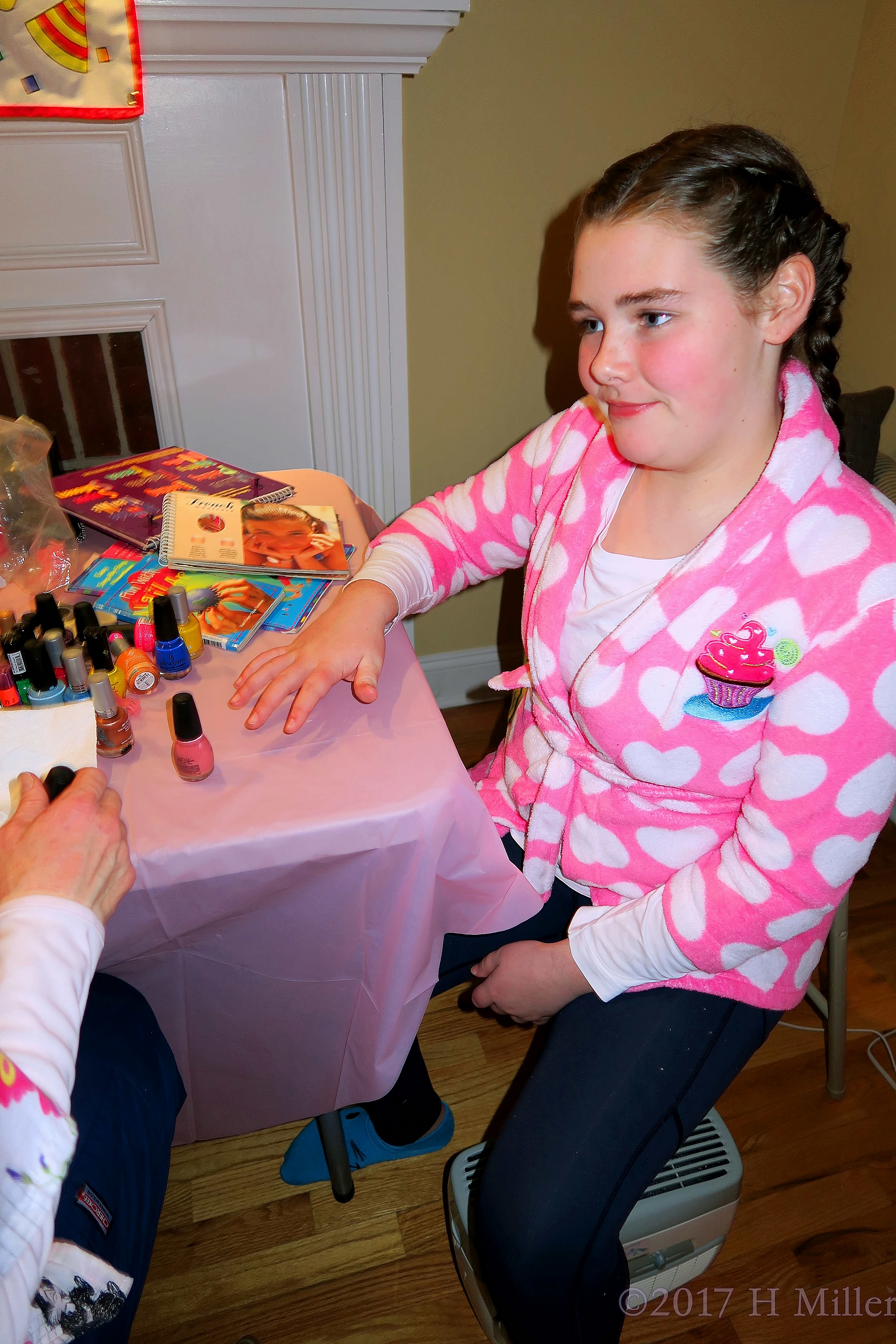 She Is Going To Have This Pink Nail Polish For Her Kids Manicure! 4 She Is Going To Have This Pink Nail Polish For Her Kids Manicure! 4