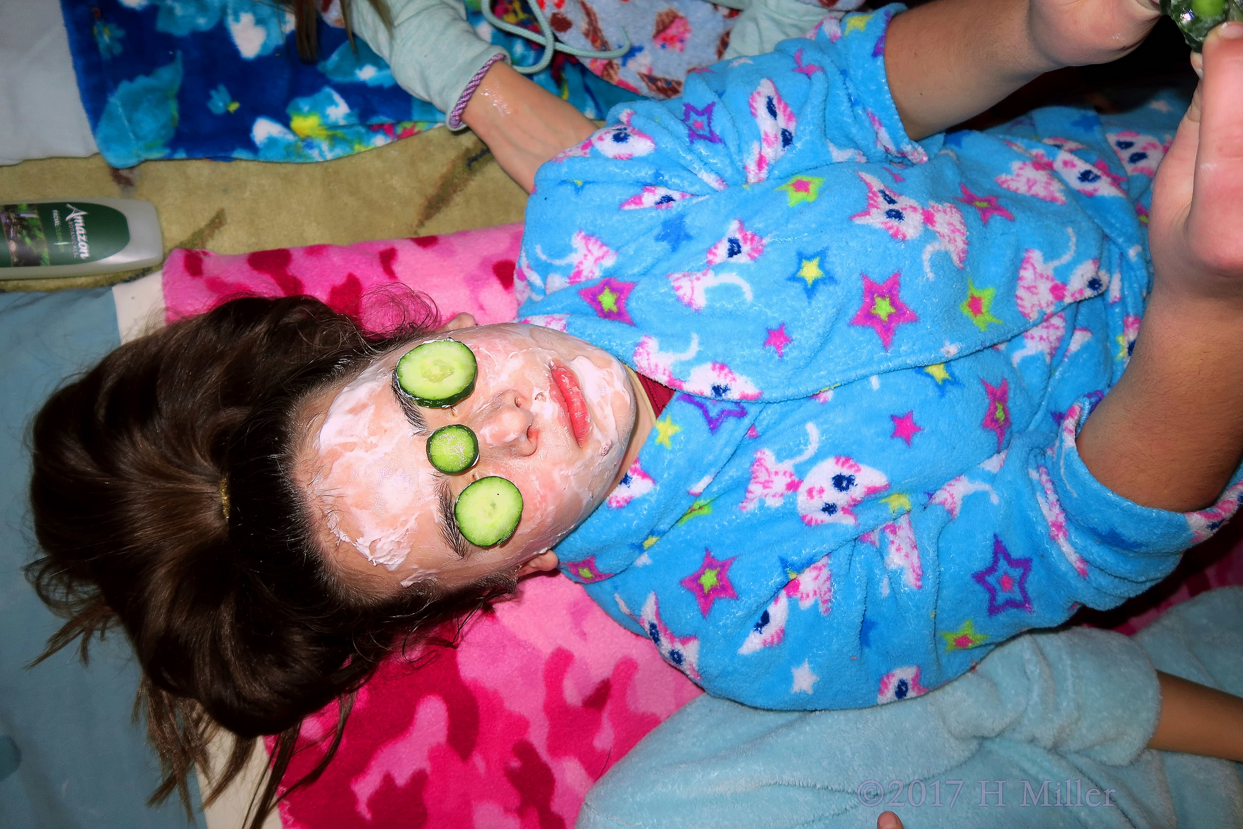 She Is Playing With Cucumbers On Her Eyes While Having Her Facial For Girls! 4 She Is Playing With Cucumbers On Her Eyes While Having Her Facial For Girls! 4
