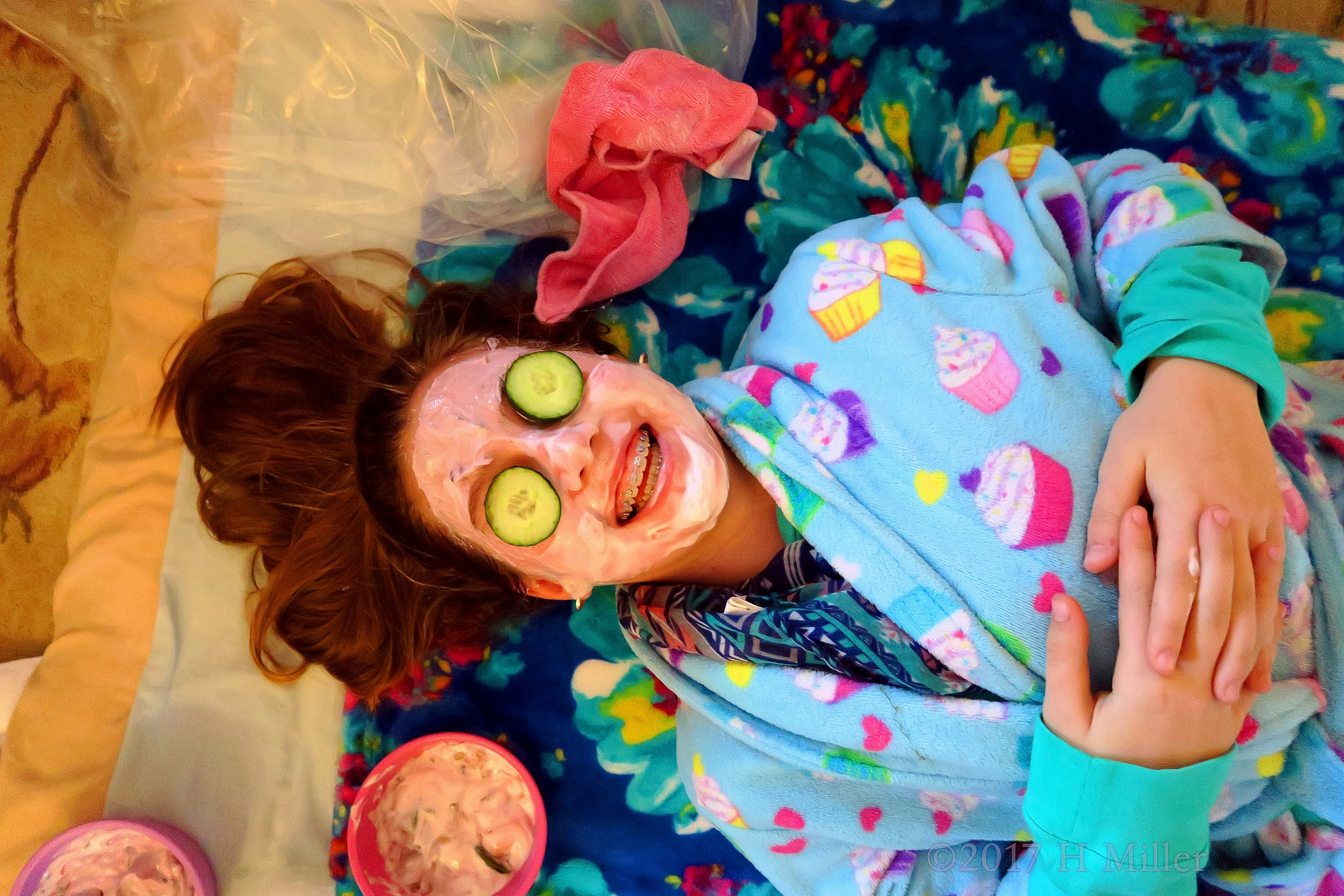 She Is Smiling While Having Her Girls Facial! 4 She Is Smiling While Having Her Girls Facial! 4