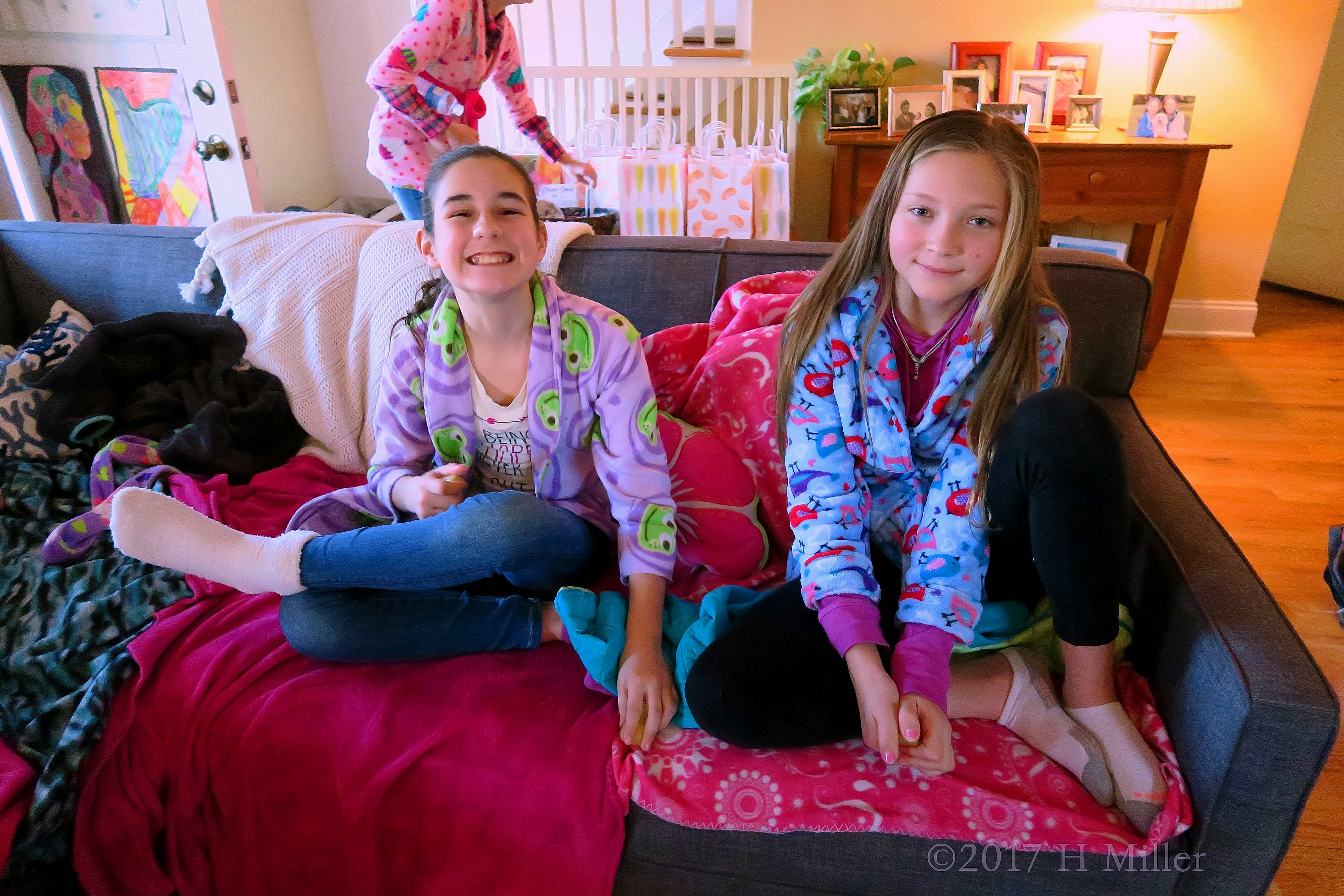 Smiling Guests Are Posing For Pictures 4 Smiling Guests Are Posing For Pictures 4