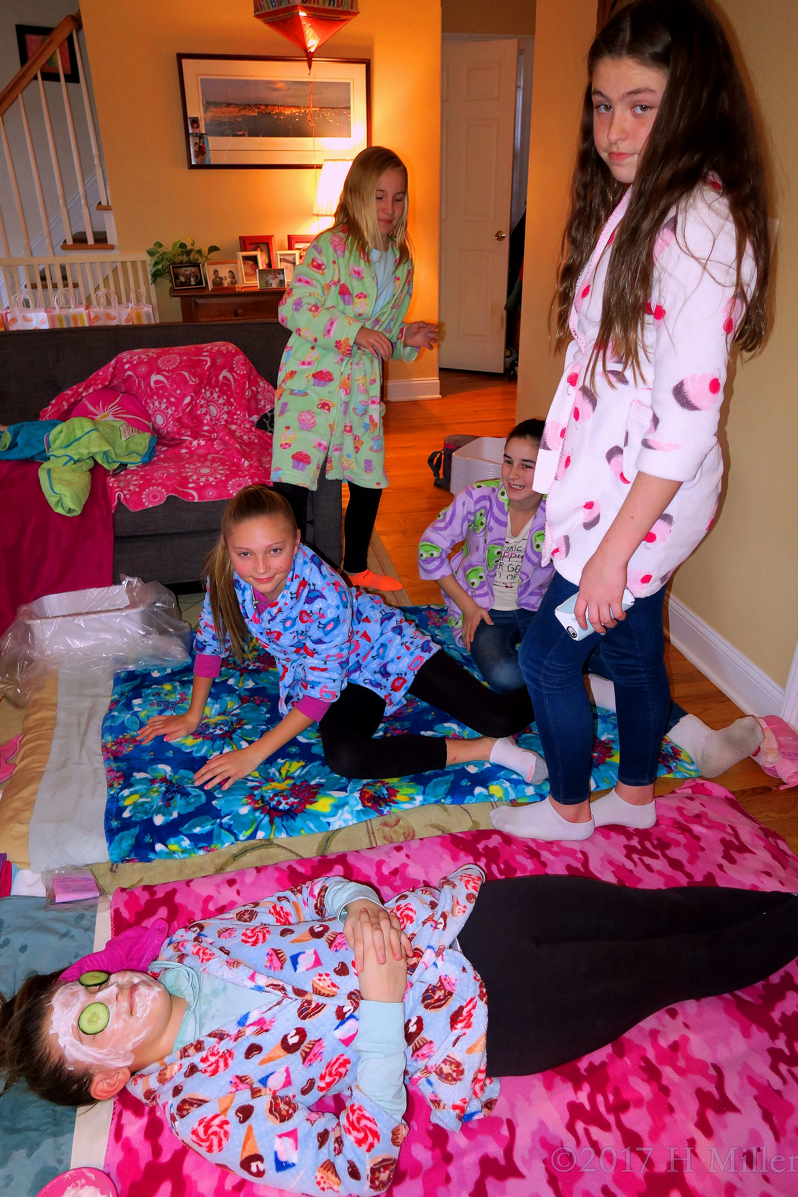 We Want To Have Facial For Girls Too! 4 We Want To Have Facial For Girls Too! 4