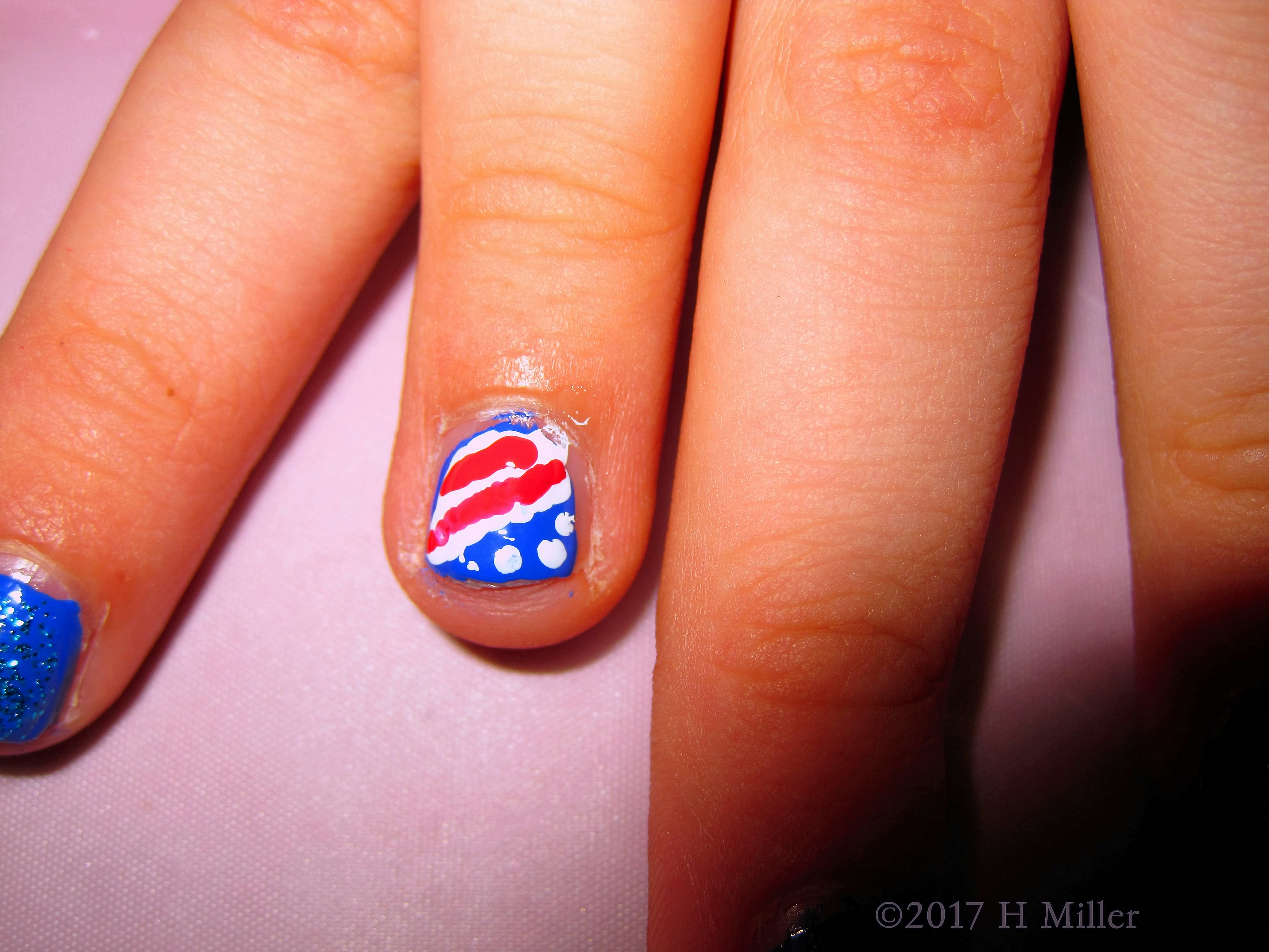 What A Cute American Flag Nail Design!