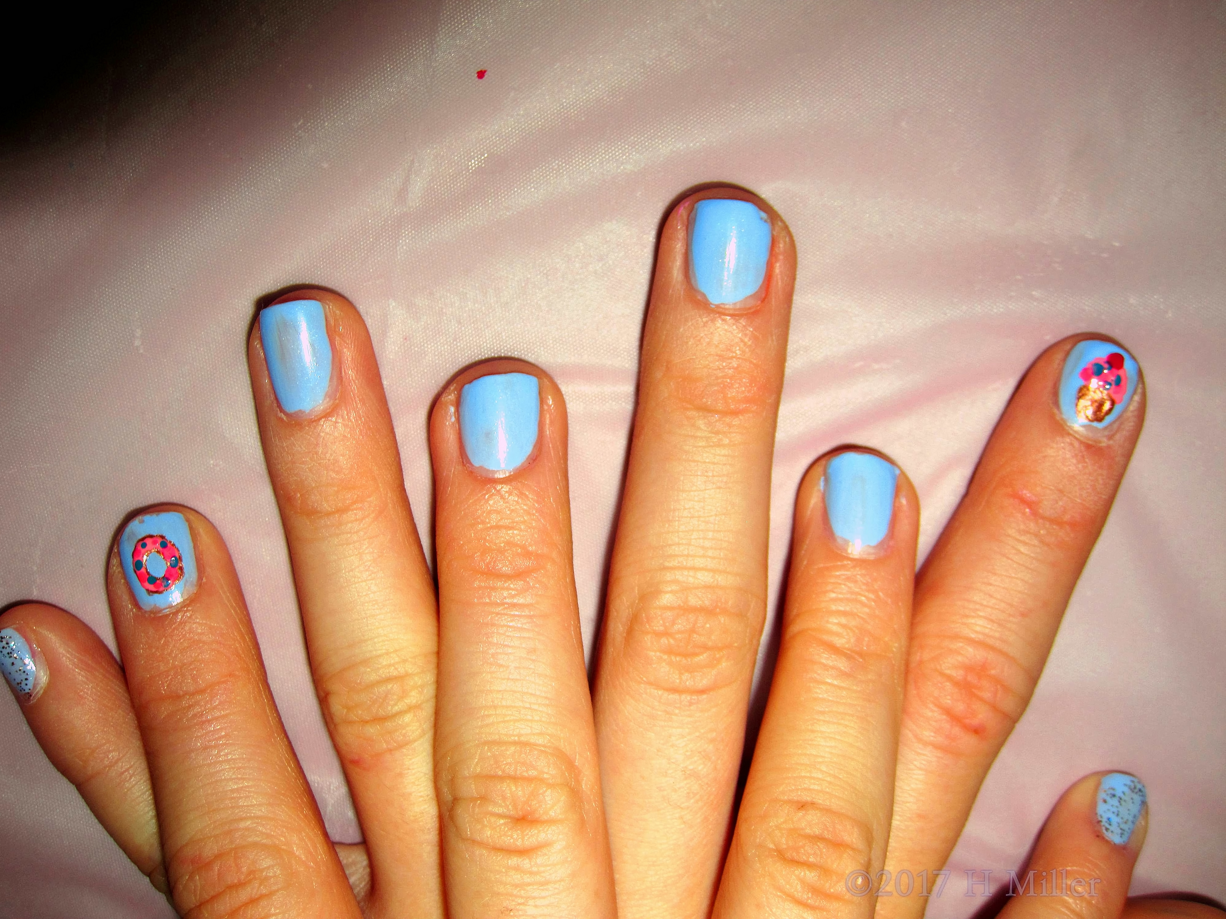 What A Pretty Kids Mini Mani With Donut Nail Art! What A Pretty Kids Mini Mani With Donut Nail Art!