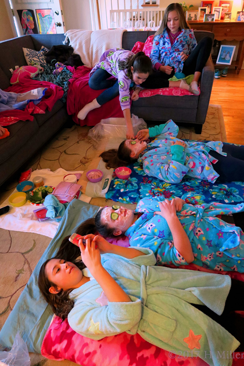 A Bunch Of Friends At The Kids Facial Zone A Bunch Of Friends At The Kids Facial Zone