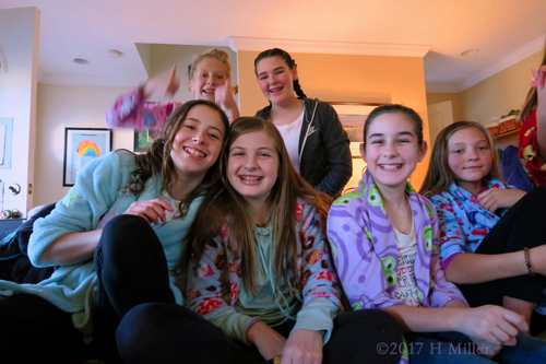 All Kate's Friends Smile For The Party Picture All Kate's Friends Smile For The Party Picture