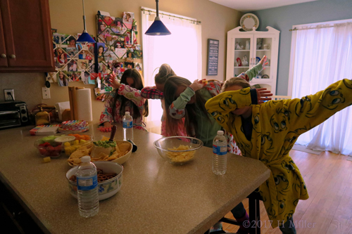 Friends Are Posing At The Snack Corner Friends Are Posing At The Snack Corner