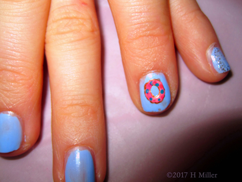 Is That A Donut Nail Design On Her Kids Manicure! Is That A Donut Nail Design On Her Kids Manicure!