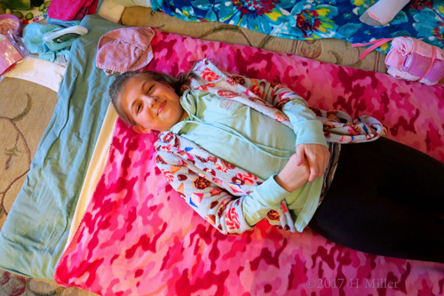 She Is Smiling And Happy Before Starting The Facial For Girls! She Is Smiling And Happy Before Starting The Facial For Girls!