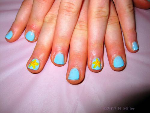 Starfish Nail Art On Sky Blue Kids Manicure Starfish Nail Art On Sky Blue Kids Manicure