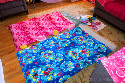 The Kids Facial Mats For The Girls Spa Look Cozy The Kids Facial Mats For The Girls Spa Look Cozy