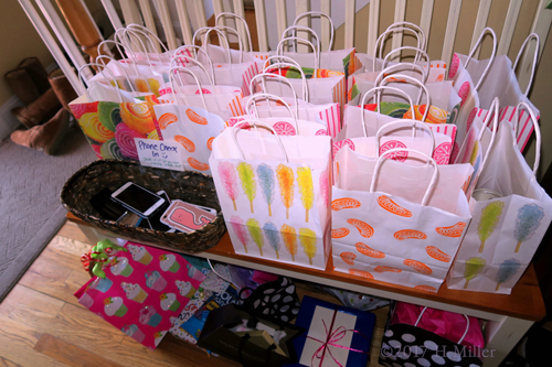 Yayyy The Gift Bags! Yayyy The Gift Bags!