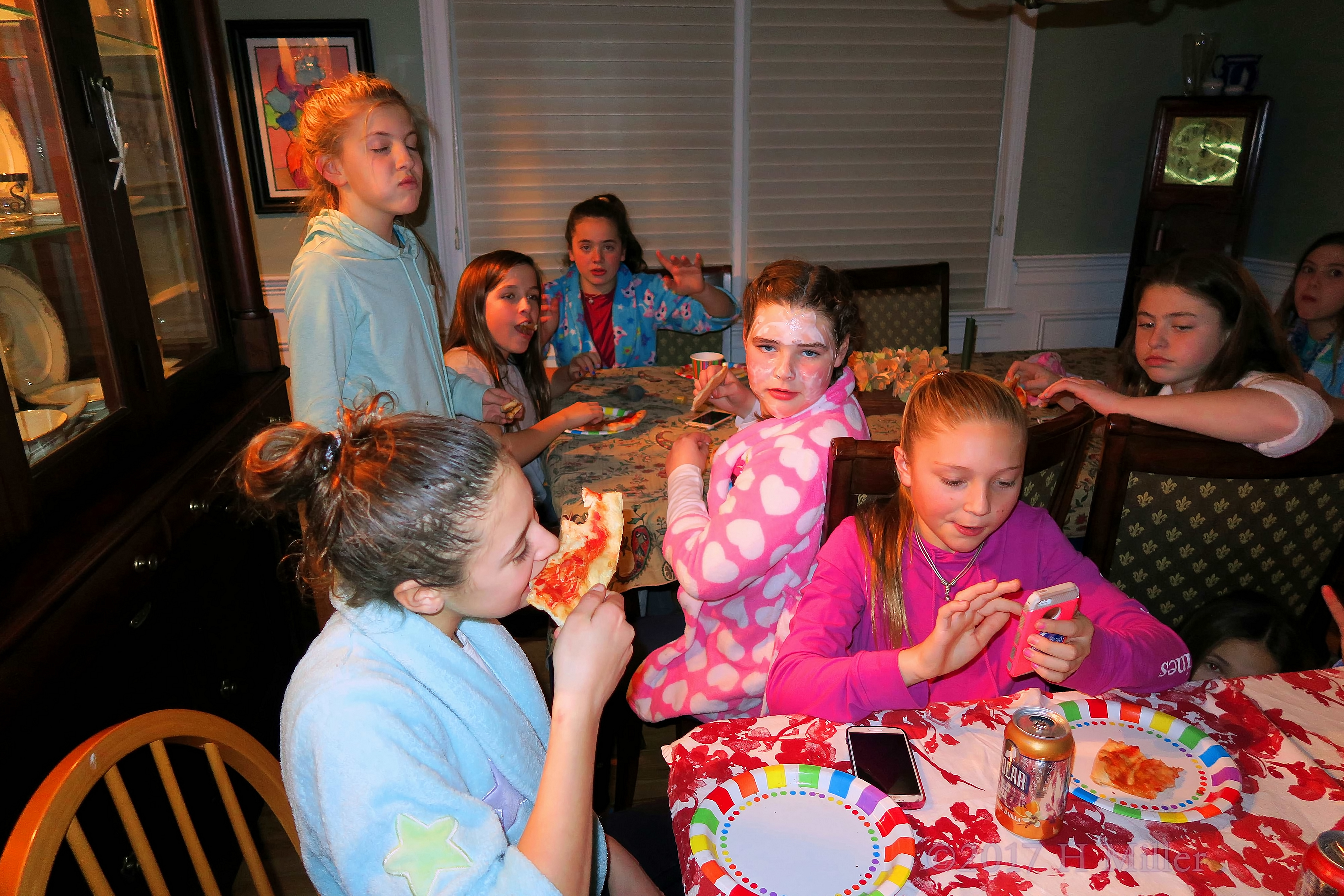 Guests Are Having Snacks At The Spa Birthday Party! Guests Are Having Snacks At The Spa Birthday Party!