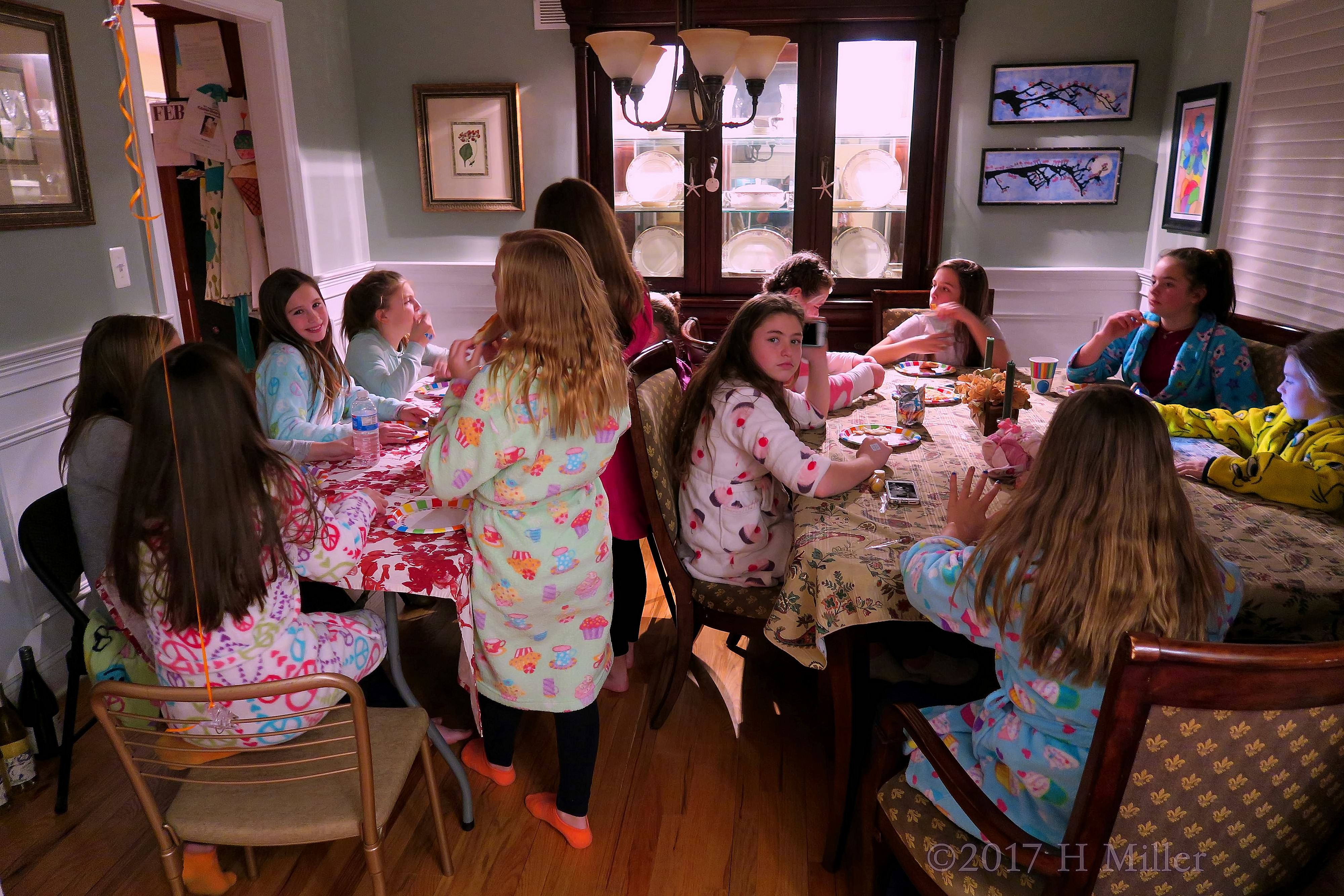 It's Time To Have Some Yummy Snacks At The Party For Kids! It's Time To Have Some Yummy Snacks At The Party For Kids!