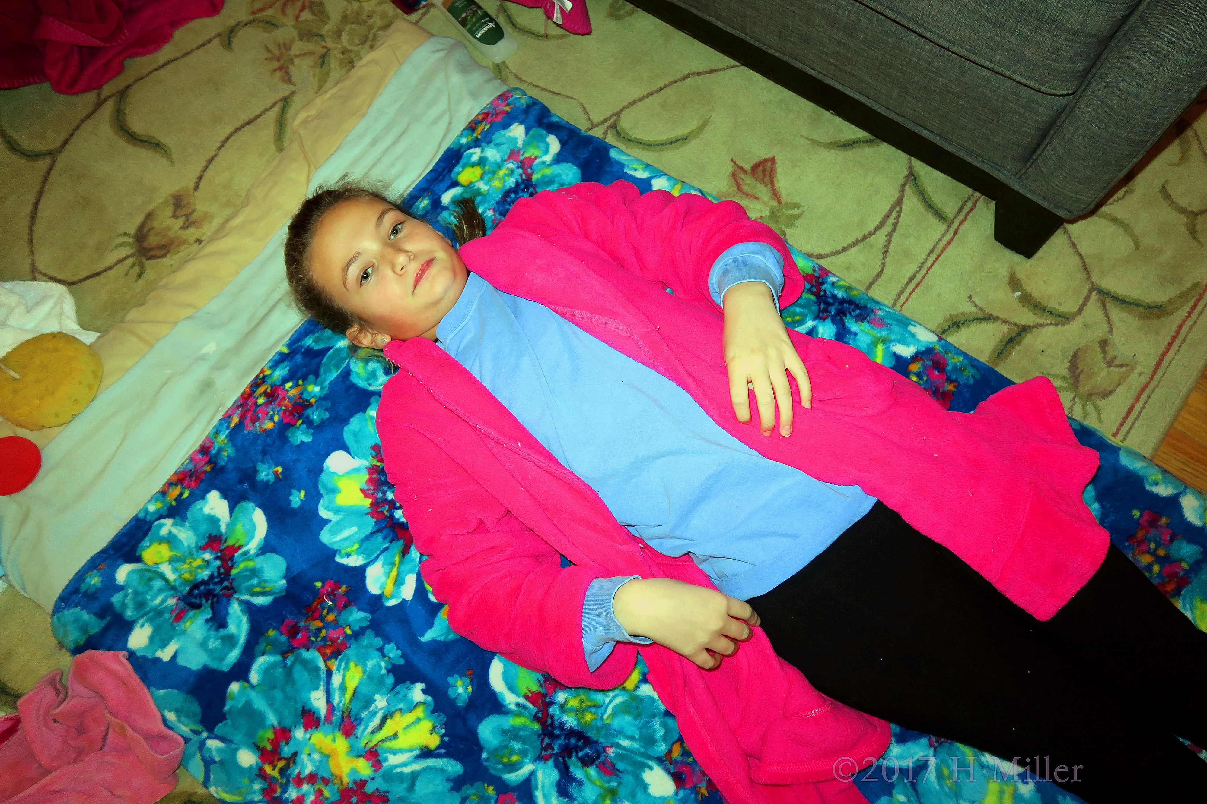 She Is Eagerly Waiting For Her Facial For Girls! She Is Eagerly Waiting For Her Facial For Girls!