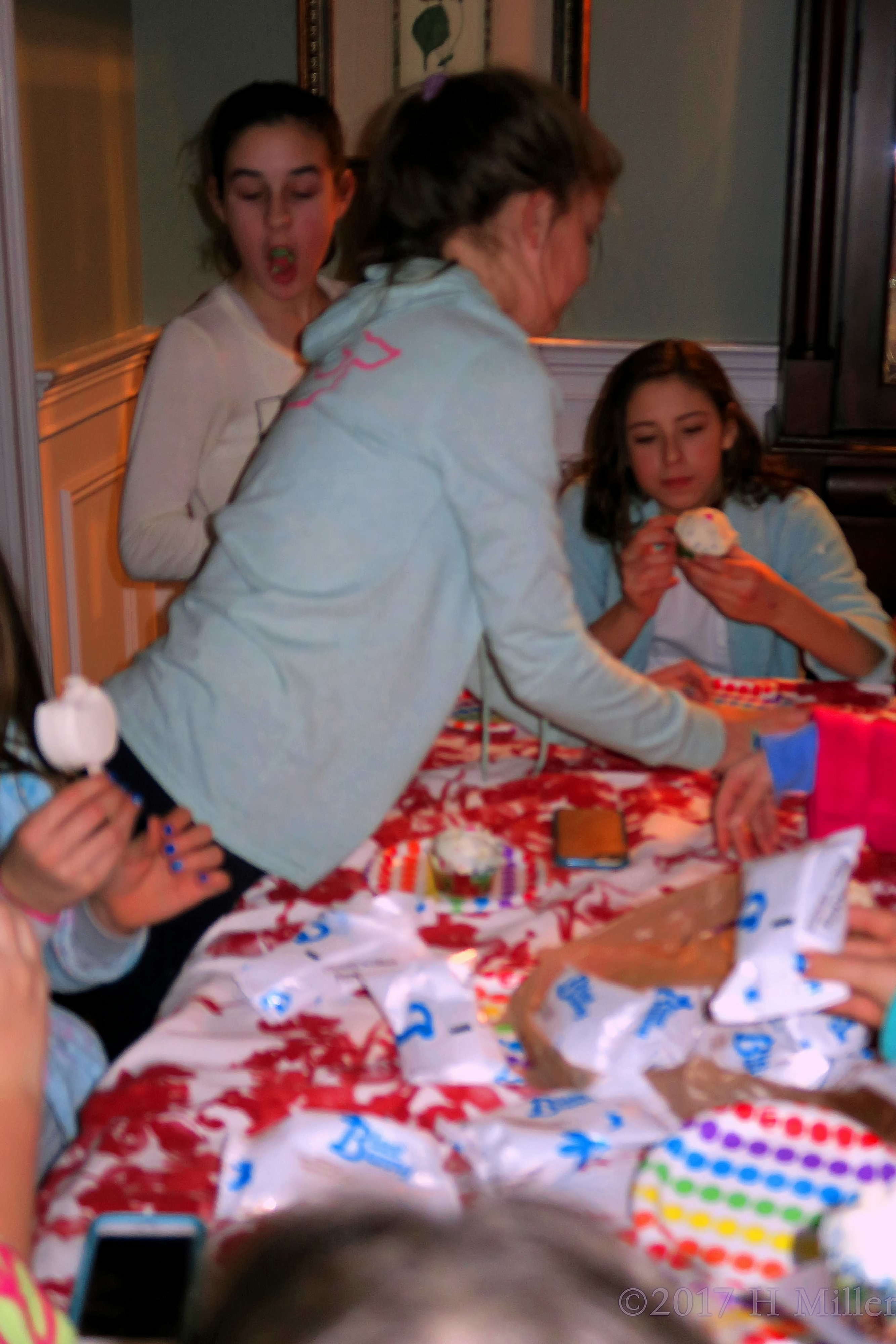 Snack Time Is Going On At The Party For Girls! Snack Time Is Going On At The Party For Girls!