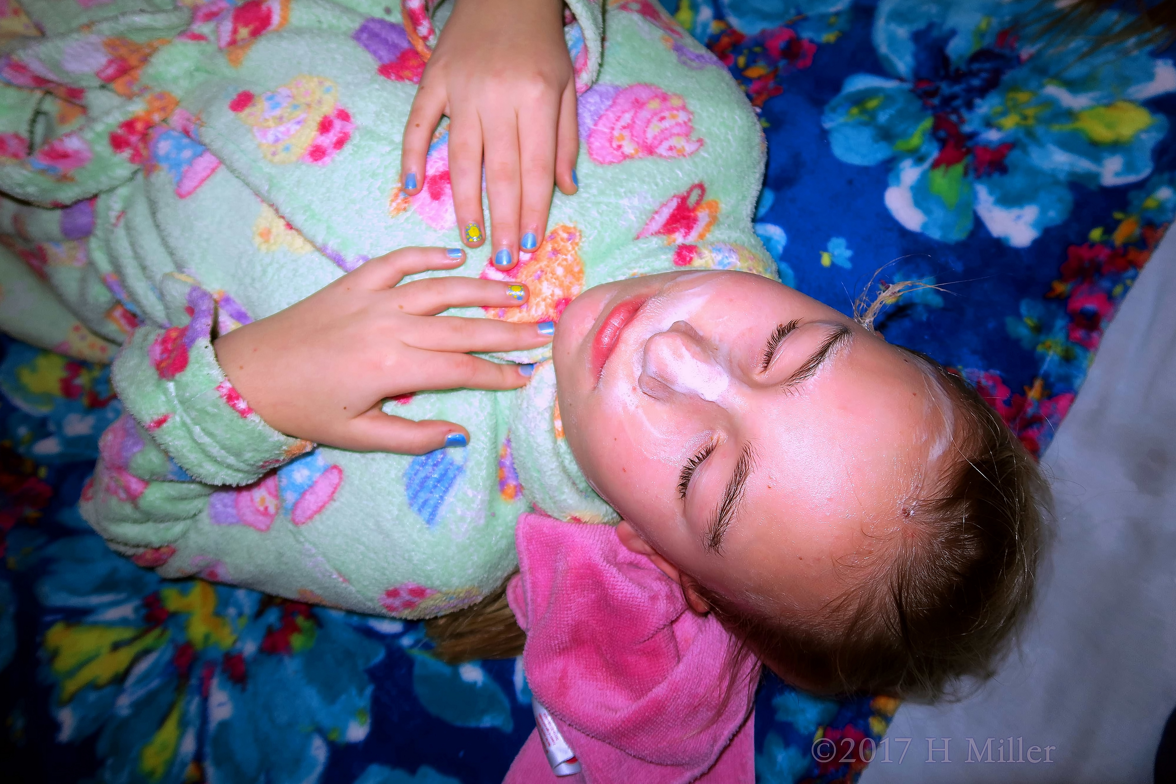 The Facial For Girls Is So Relaxing! The Facial For Girls Is So Relaxing!