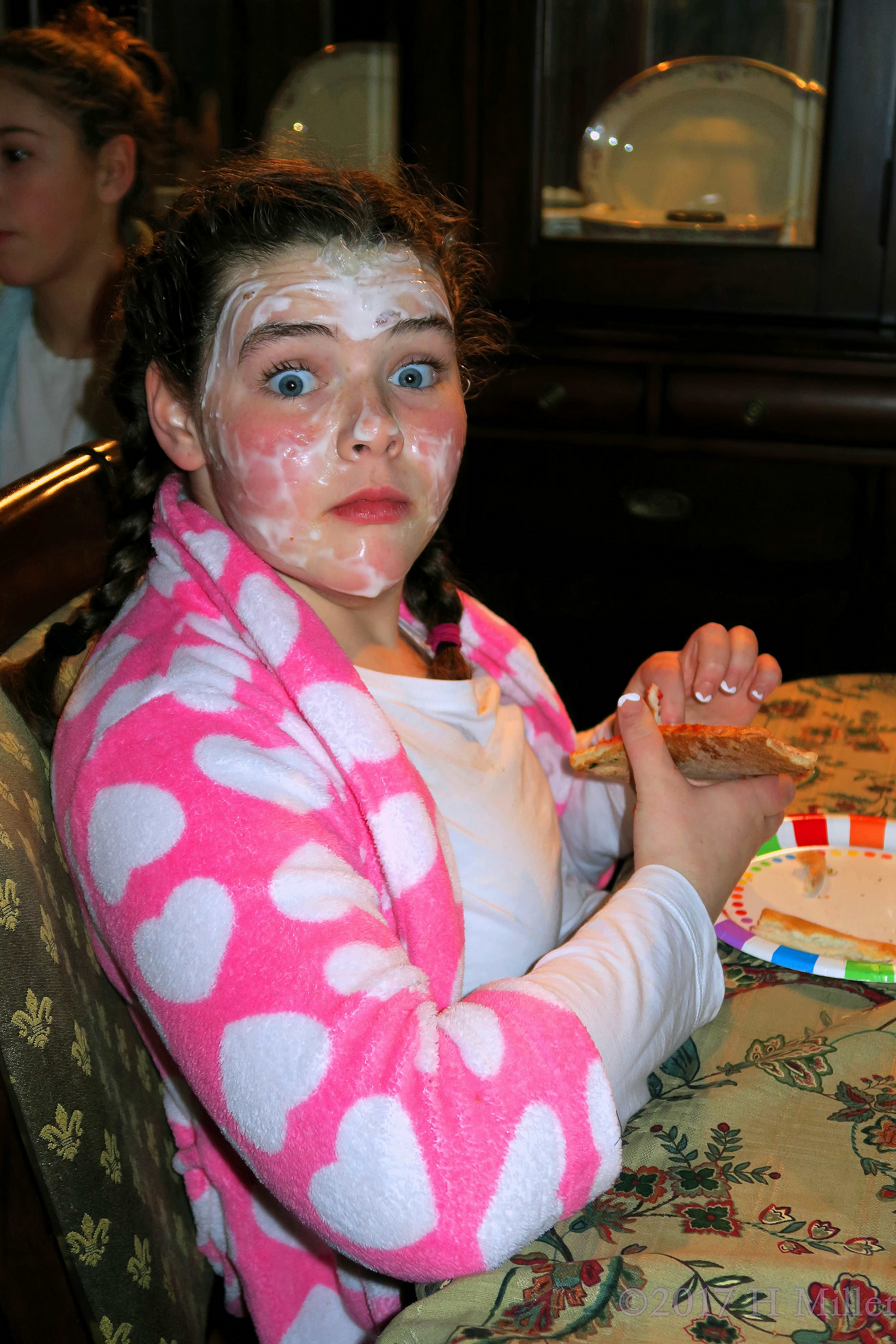 What Delicious Pizza In This Surprise Photo! What Delicious Pizza In This Surprise Photo!