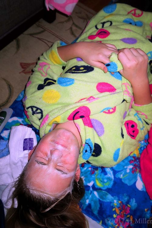 Don't Worry, Just Relax During Kids Facials! Don't Worry, Just Relax During Kids Facials!