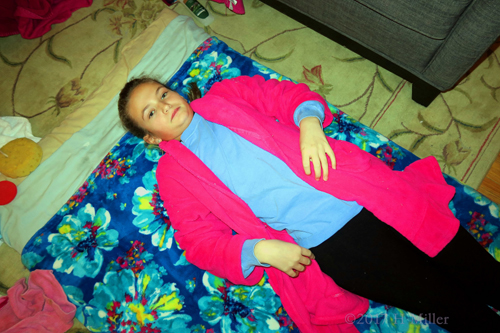 She Is Eagerly Waiting For Her Facial For Girls! She Is Eagerly Waiting For Her Facial For Girls!