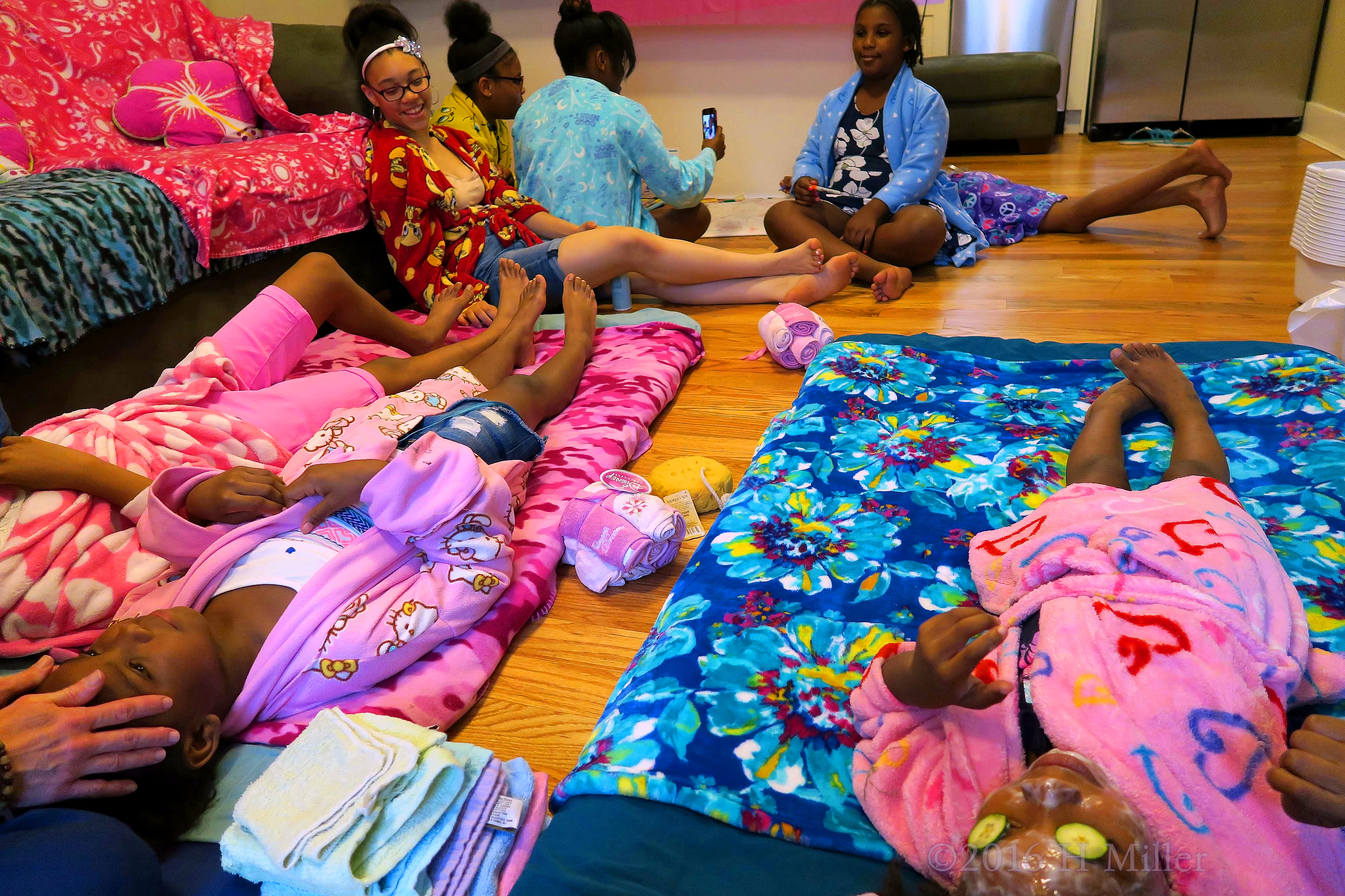 Chilling During Kids Facials. Chilling During Kids Facials.