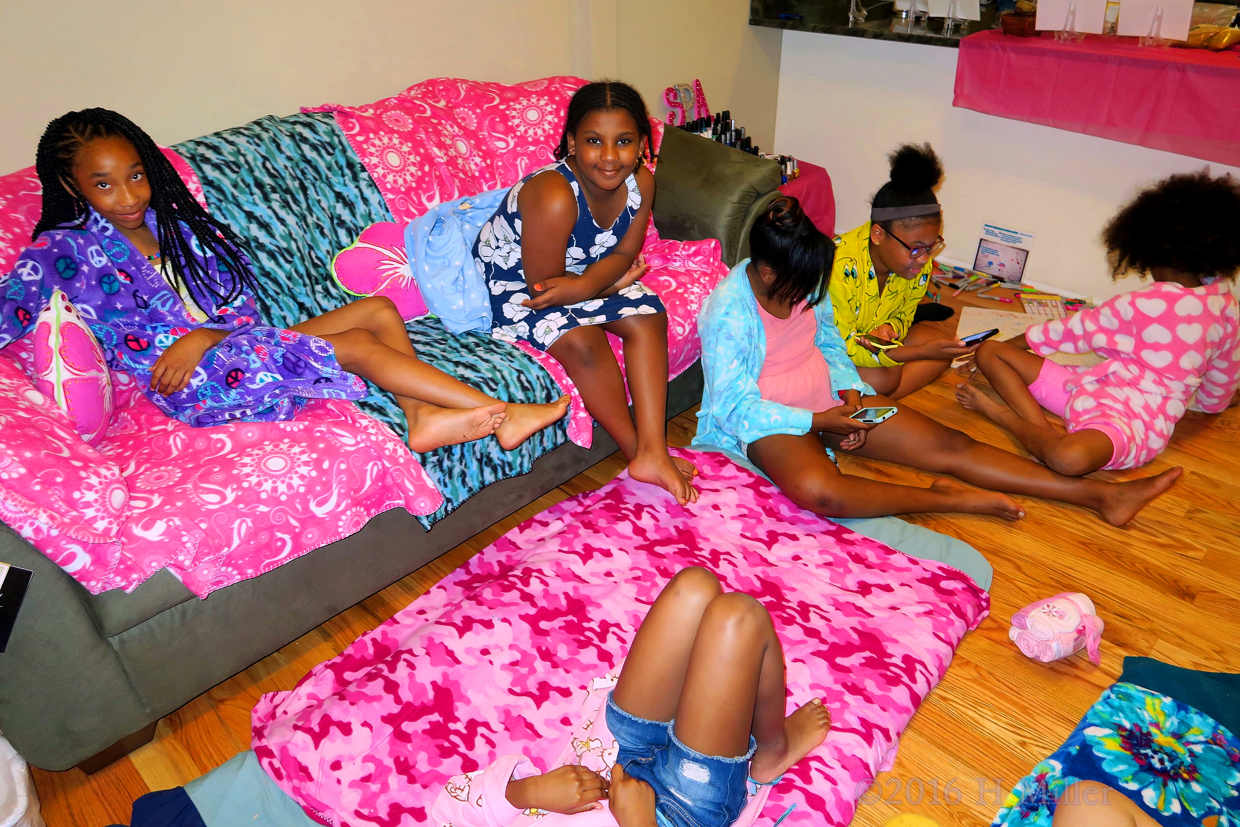 Chilling On The Spa Couch At The Spa Party For Girls! Chilling On The Spa Couch At The Spa Party For Girls!